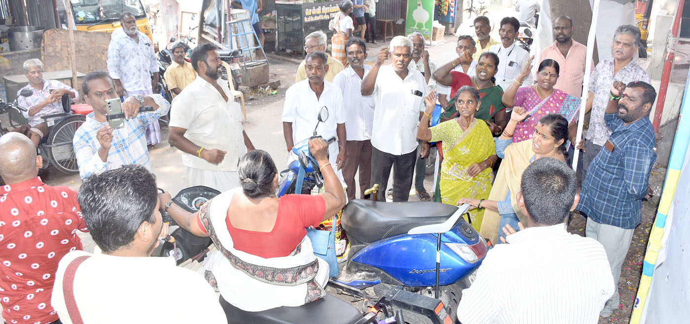 தோழர் டி.குமரவேல் நினைவு கொடியேற்று நிகழ்வு