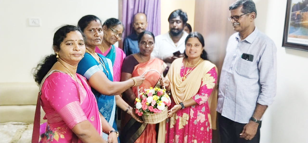 சமூக நலத்துறை அமைச்சருடன் சந்திப்பு