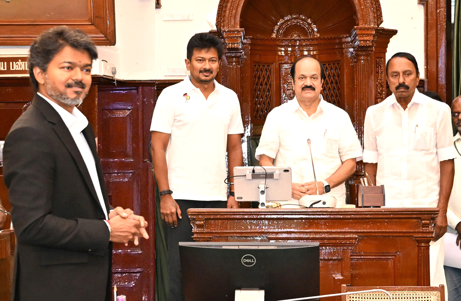 ‘சட்டப்பேரவை மரபும் மாட்சிமையும் காக்கப்பட வேண்டும்’ புதிய சபாநாயகருக்கு அனைத்துக் கட்சித் தலைவர்கள் வாழ்த்து