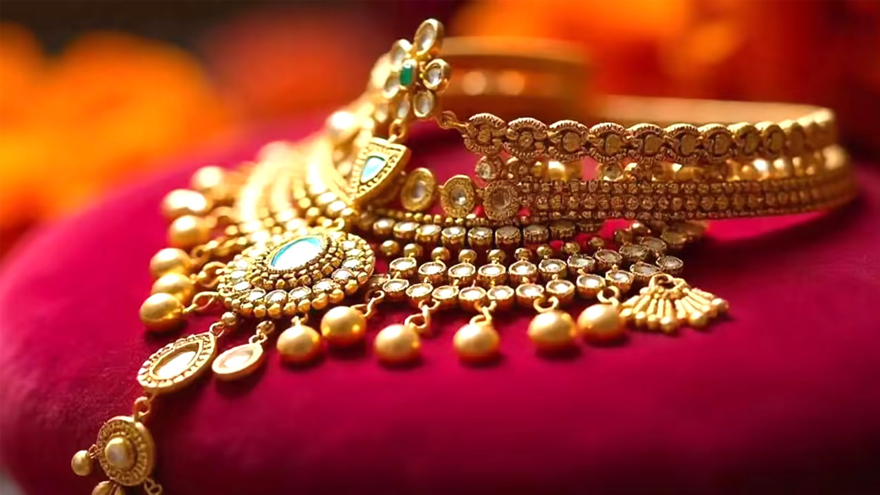 தங்க விலை உயர்வு- வெள்ளி விலையில் மாற்றமில்லை!