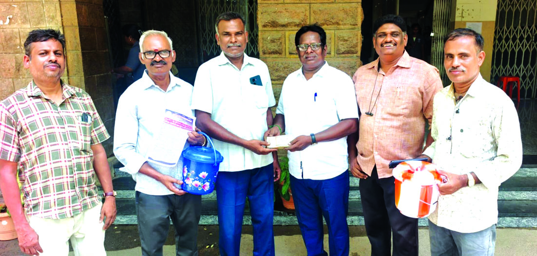 போராடும் நொய்டா தொழிலாளர்களுக்கு ஆதரவாக அரசு ஊழியர் சங்கத்தினர் ரூ.57,770 நிதி வழங்கினர்