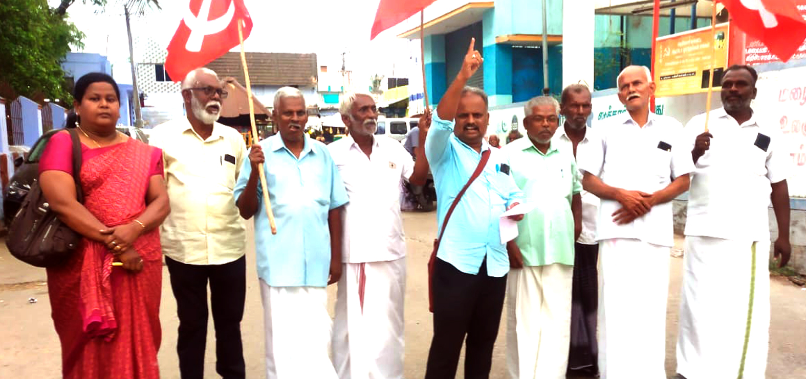பினராயி விஜயன் வீட்டில் அராஜக சோதனை ஒன்றிய பாஜக அரசைக் கண்டித்து புளியங்குடி, கடையத்தில் சிபிஎம் ஆர்ப்பாட்டம்