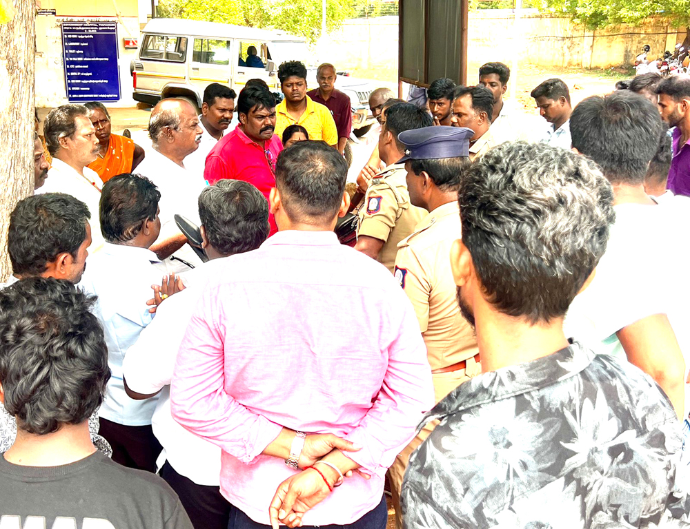மின்சாரம் தாக்கி தொழிலாளி பலி சிபிஎம், விசிக 2 நாட்கள் போராட்டம் வெற்றி ரூ.14 லட்சம் இழப்பீடு கிடைத்தது