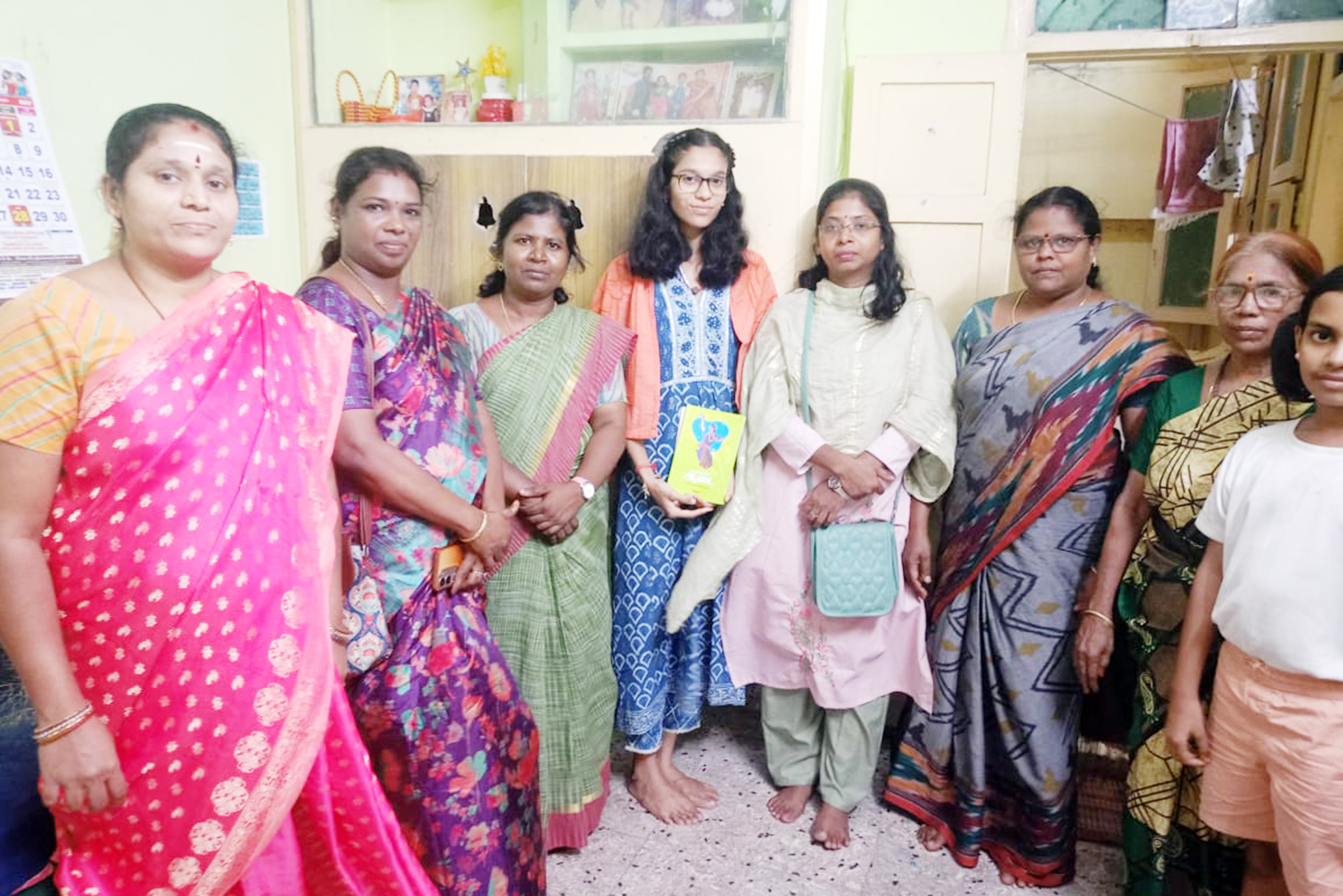 2ஆம் வகுப்பு தேர்வில் சாதனை படைத்த எஸ். சந்தியாவுக்கு மாதர் சங்கம் பாராட்டு