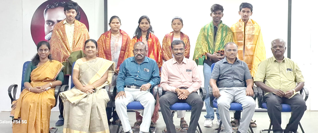 அதிக மதிப்பெண்கள் எடுத்து சி.இ.ஓ.ஏ பள்ளி மாணவர்கள் சாதனை