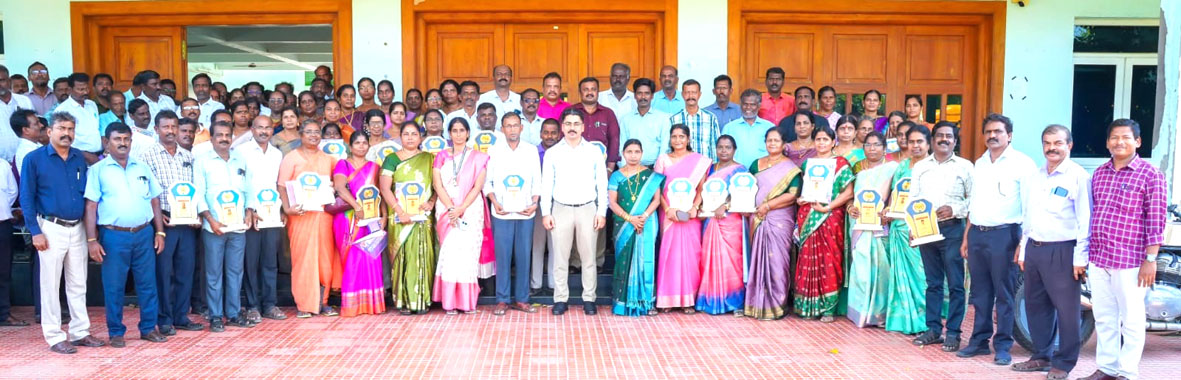 அரசு பொதுத்தேர்வில் 100 விழுக்காடு தேர்ச்சி பெற்ற பள்ளிகளுக்கு பாராட்டு
