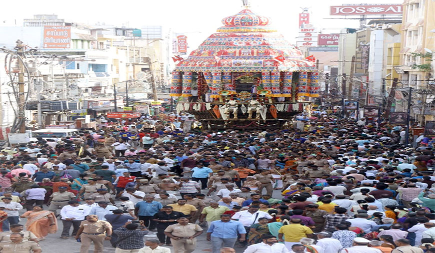 மதுரை கூடலழகர் கோவிலில் தேரோட்டம்