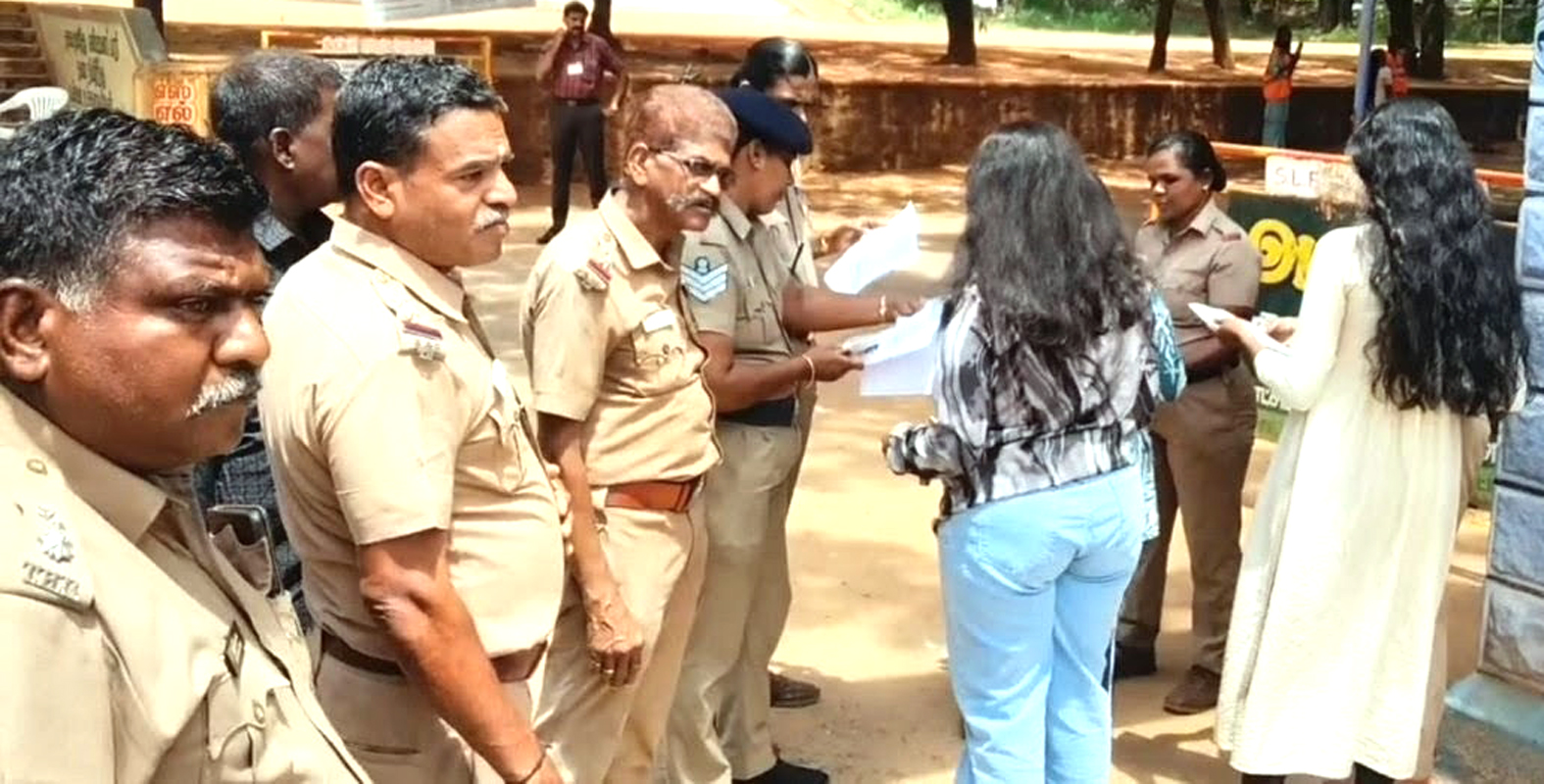 நீட் மறுதேர்வு : நாடு முழுவதும் 22.7 லட்சம் பேர் எழுதினர்