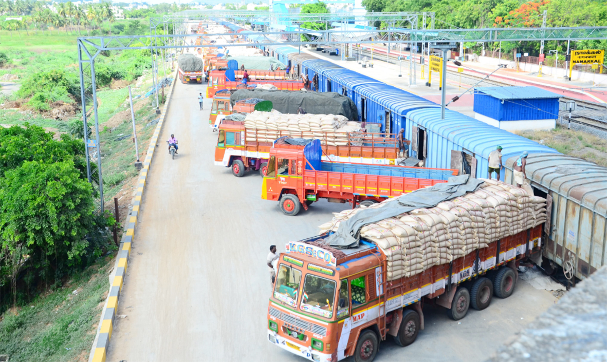 மகாராஷ்டிரா மாநிலத்திலிருந்துநாமக்கல் வந்த 2,500 டன் சர்க்கரை