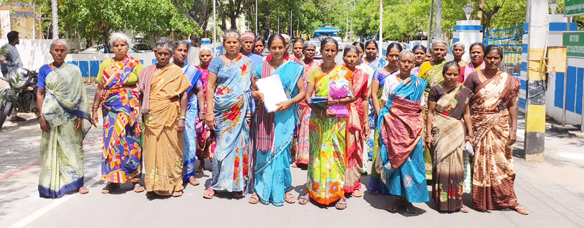 நூறு நாள் வேலை வழங்கக்கோரி பெண்கள் மனு