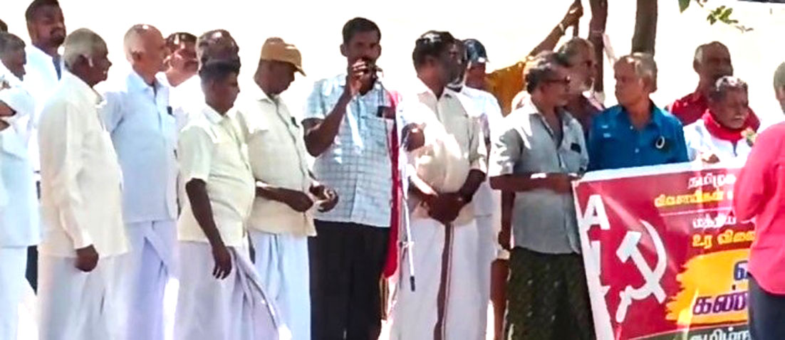 தென்காசியில் தமிழ்நாடு விவசாயிகள் சங்கத்தினர் ஆர்ப்பாட்டம்