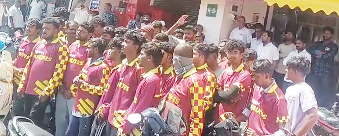 கார்ப்பரேட் நிறுவனங்களின் அதீத லாப வெறிக்கு எதிராக திருப்பூரில் பிளிப்கார்ட் மினிட்ஸ் ஊழியர்கள் போராட்டம்!