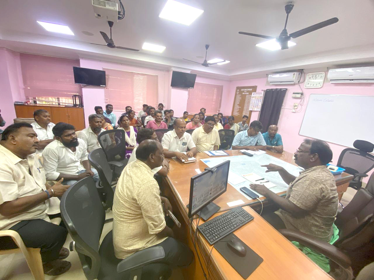 சாலையோர வியாபாரிகளை அச்சுறுத்தக் கூடாது: மண்டல அதிகாரியிடம் சிஐடியு மனு!