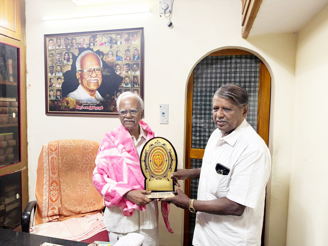 தமிழ்நாடு மாணவர் - பெற்றோர் நலச்சங்கத்தின் தலைவர் செ.அருமைநாதன் - கு.மேரித்தெரஸ்