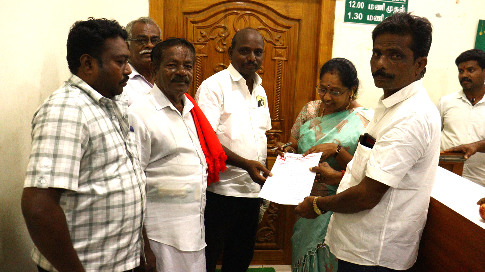 அண்ணா நூற்றாண்டு அரங்கத்தை வணிக நிறுவனங்களுக்கு வாடகைக்கு விடக்கூடாது தஞ்சை மாநகராட்சி துணை ஆணையரிடம் சிபிஎம் மனு