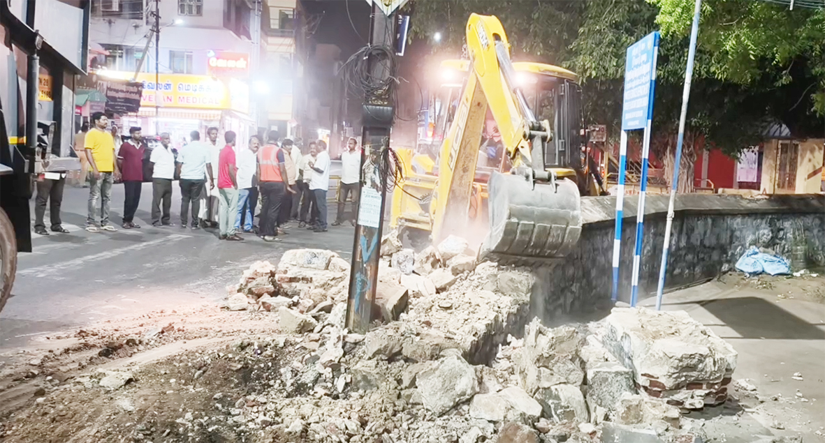 20 ஆண்டுகால கோரிக்கைக்கு தீர்வு; இடையூறாக இருந்த சுற்றுச்சுவர் அகற்றம்