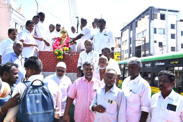 139 ஆவது பிறந்த நாள்: சுதந்திரப் போராட்ட வீரர் - பாரிஸ்டர் ஜார்ஜ் ஜோசப் சிலைக்கு மலர் வணக்கம்