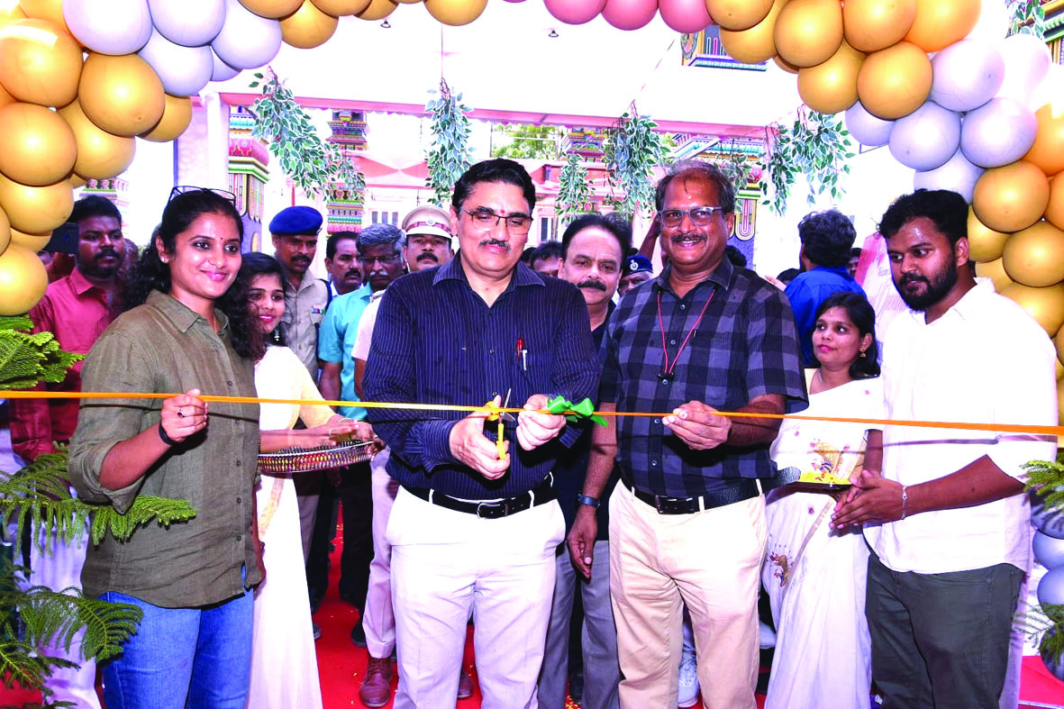 இராமேஸ்வரத்தில் பயணிகளை வரவேற்கும் ரயில் பெட்டி உணவகம்