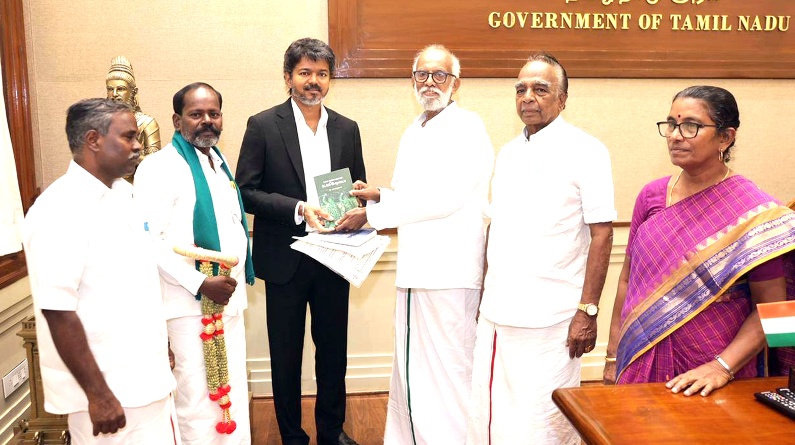 நூறுநாள் வேலை திட்டத்தை அமல்படுத்தக் கோரி சட்டமன்றத்தில் தீர்மானம் இயற்ற வேண்டும்! முதல்வரிடம் விவசாயத் தொழிலாளர் சங்கம் வலியுறுத்தல்