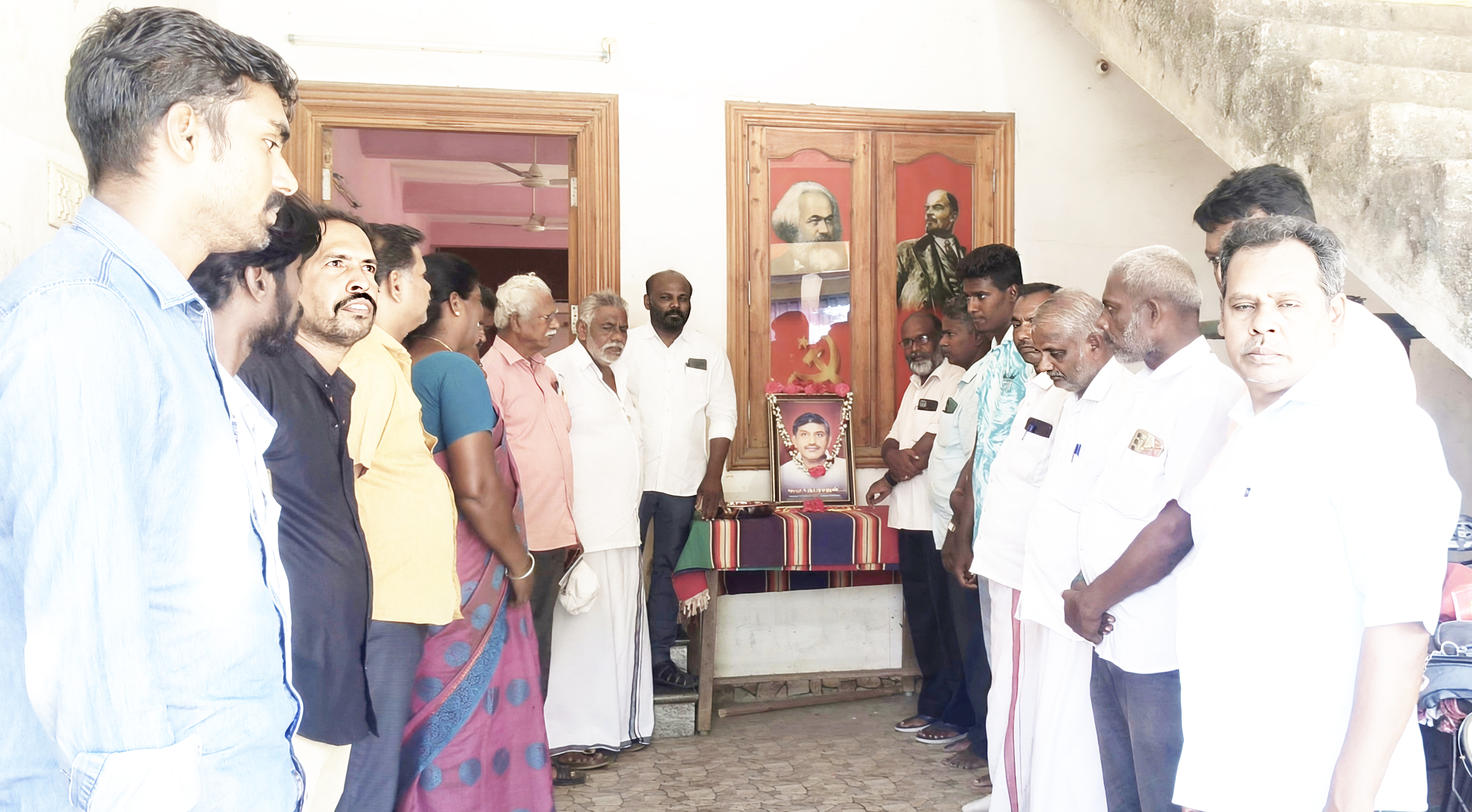 சிதம்பரம் மார்க்சிஸ்ட் கம்யூனிஸ்ட் கட்சியின் அலுவலகத்தில்