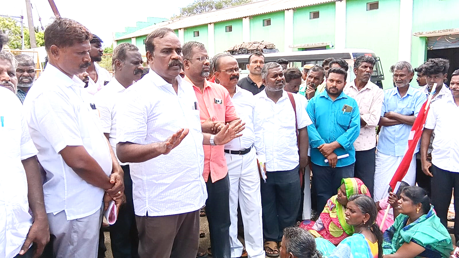 நெட்டூரில் பட்டியலின மக்கள் மீது கொடூரத் தாக்குதல் தென்காசி ஆட்சியரகம் முன்பு சிபிஎம், தீண்டாமை ஒழிப்பு முன்னணி பெருந்திரள் போராட்டம்!