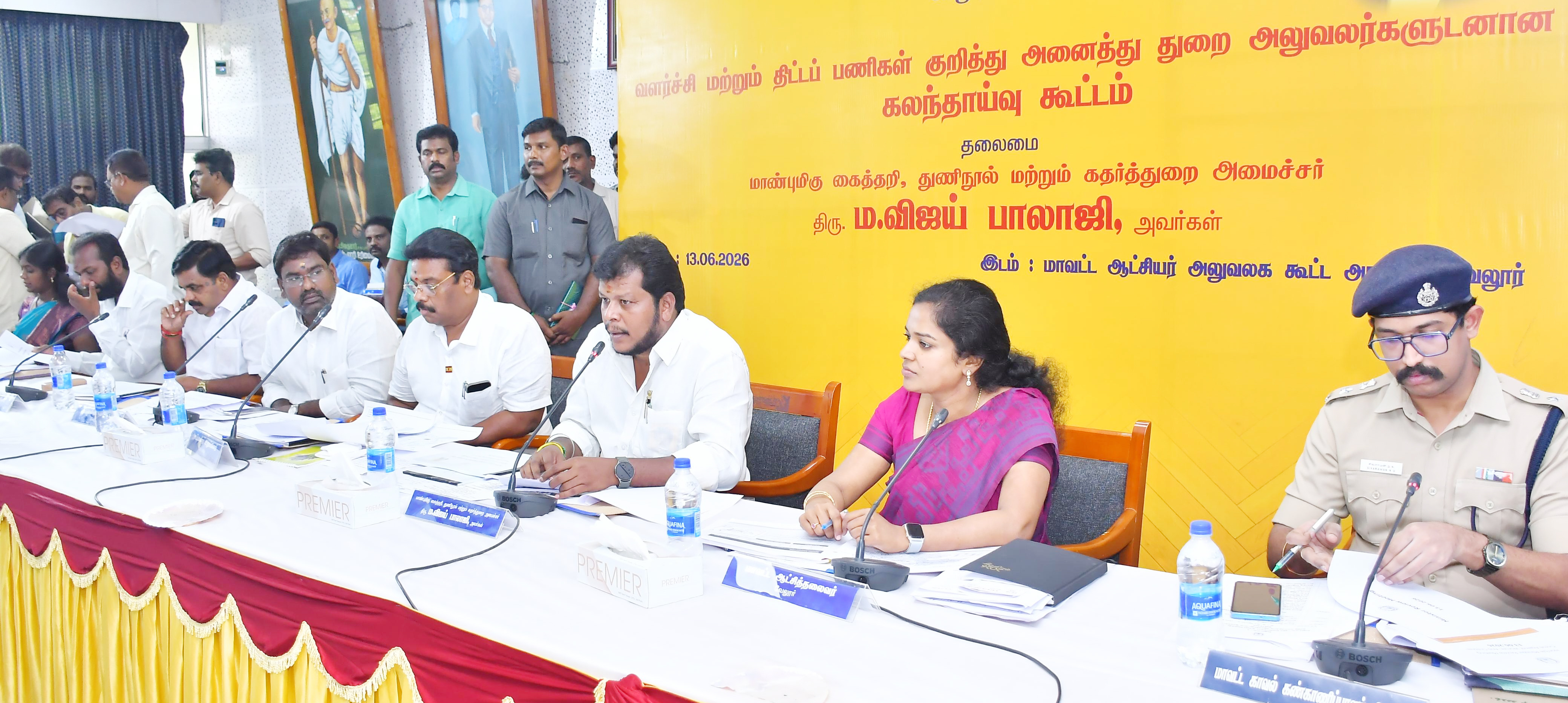நெசவாளர்களிடம் மட்டுமே வேட்டி, சேலை கொள்முதல் செய்யப்படும் கைத்தறித்துறை அமைச்சர் விஜய்பாலாஜி பேச்சு