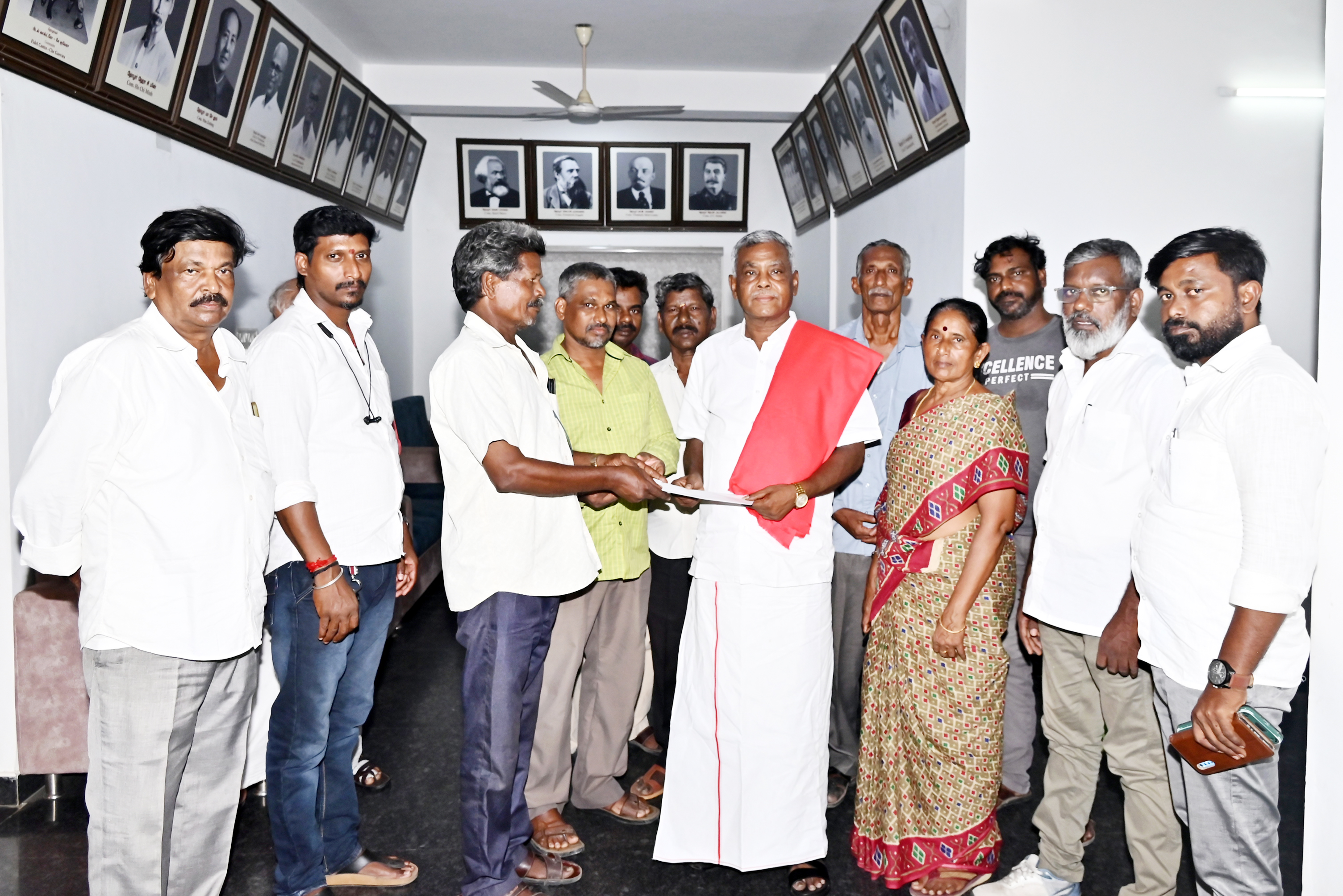சென்னை பெருங்குடி திருவள்ளுவர் நகரில் வசிக்கும் 400