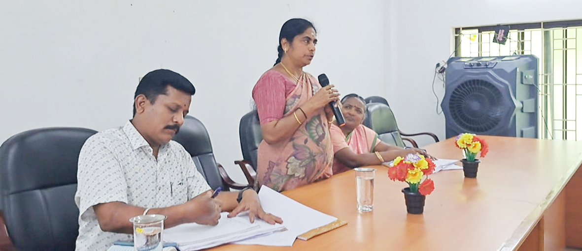 அரசு அதிகாரிகள் பணியை செய்வதற்கு லஞ்சம் பெறுவதாக பால்வளத்துறை அமைச்சர் ஆதங்கம்