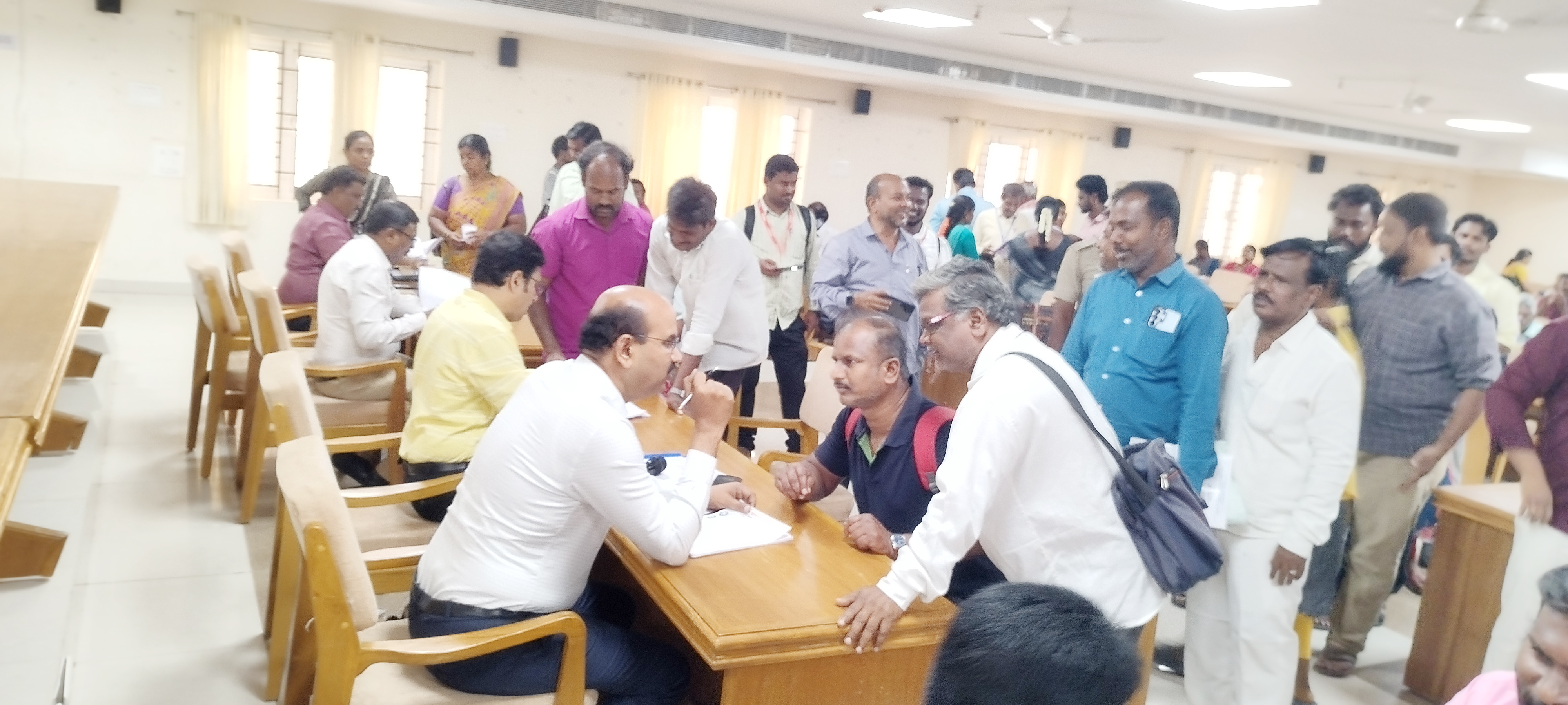 ஏரியை தூய்மை படுத்துங்கள்: வாலிபர்சங்கம் கோரிக்கை