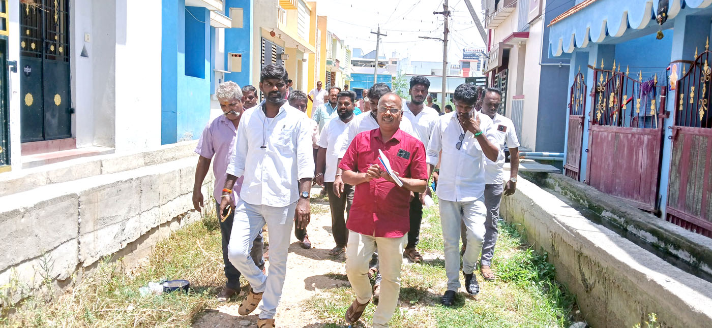 வீட்டு வாசல்களை விட உயரமாக கட்டப்பட்ட வாறுகால் எம்எல்ஏ, நகராட்சி ஆணையாளர் ஆய்வு