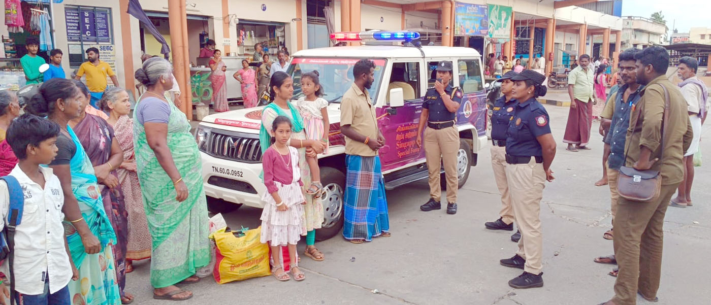கம்பம் புதிய பேருந்து நிலையத்தில் சிங்கப்பெண் அதிரடிப்படை விழிப்புணர்வு முகாம்