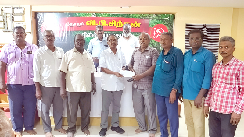 தென்சென்னையில் 426 தீக்கதிர் சந்தா வழங்கப்பட்டது