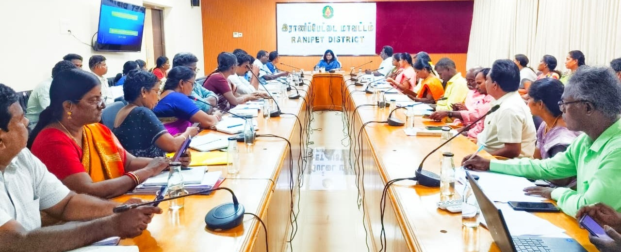 ராணிப்பேட்டை ஆட்சியர் தலைமையில் பள்ளிக் கல்வித் துறை ஆய்வுக் கூட்டம்