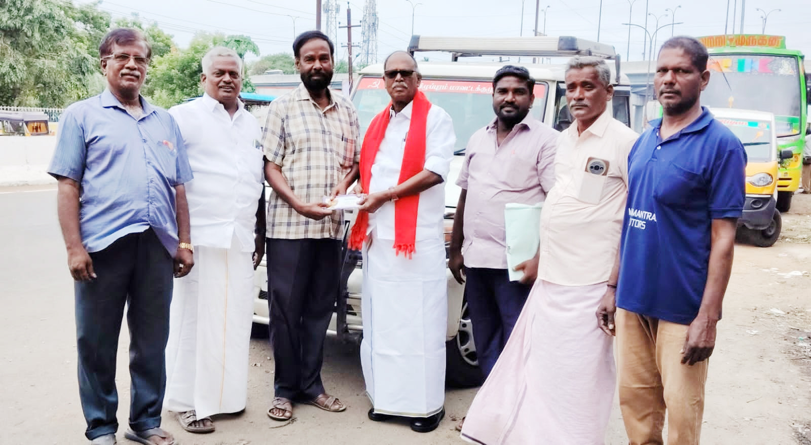 திண்டிவனத்தில் தீக்கதிர் சந்தா சேகரிப்பு