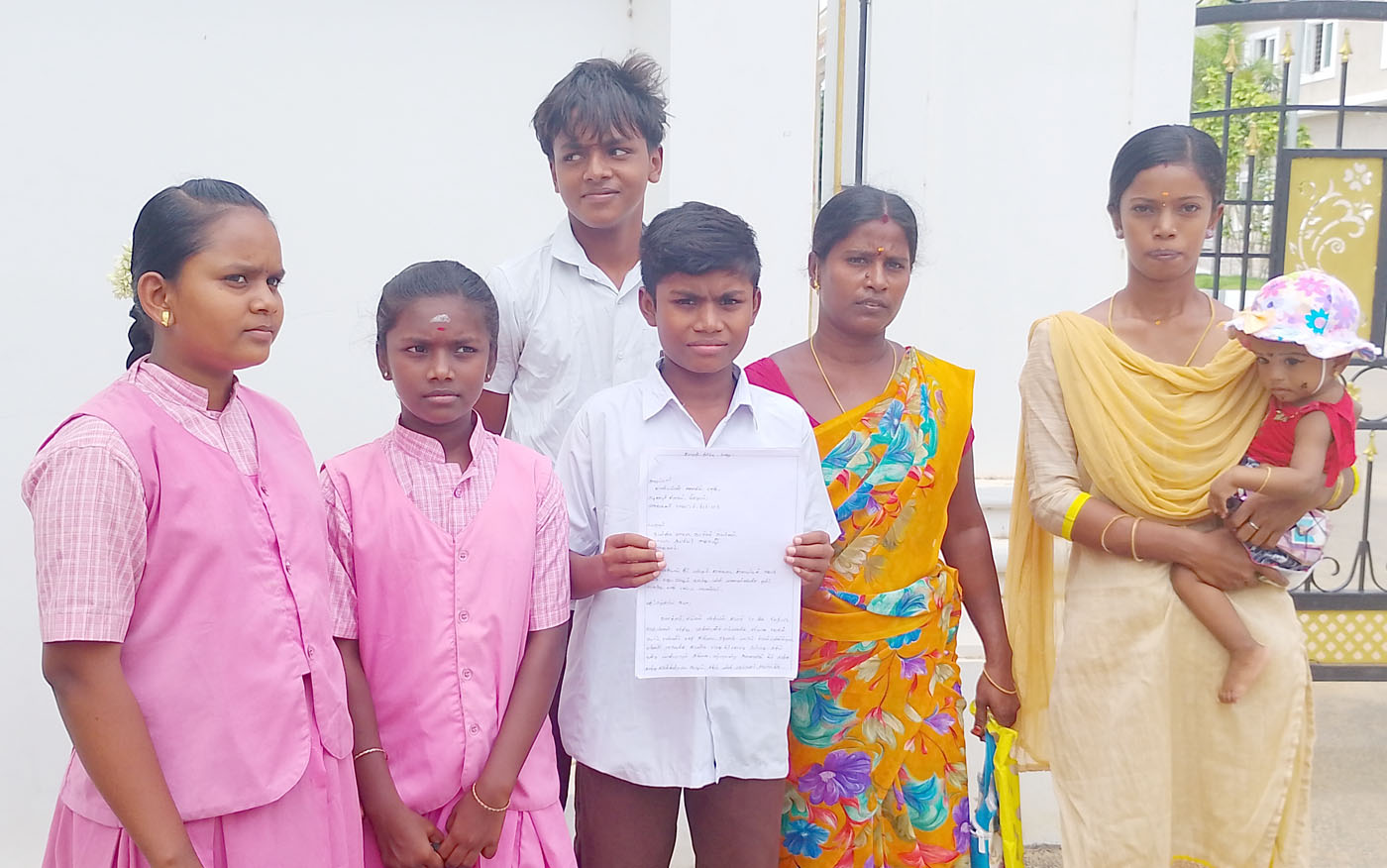 அழகாபுரியில் குடிநீர் தட்டுப்பாடு; கூடுதல் பேருந்து வசதி கோரி ஆட்சியரிடம் மனு