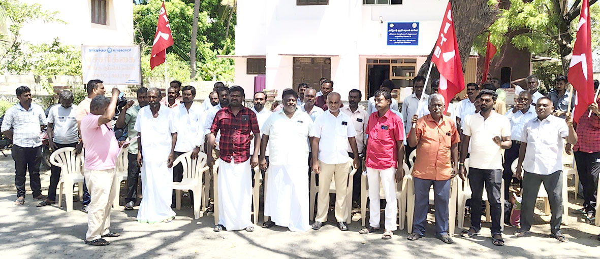குறைந்தபட்ச ஊதியம் வழங்கிடுக குடிநீர் விநியோகம்-சம்பள முறைகேடுகளில் ஈடுபட்டவர்கள் மீது நடவடிக்கை எடுத்திடுக!