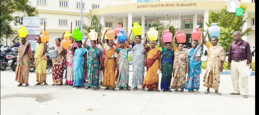 குடிநீர் கேட்டு காலிகுடங்களுடன்ஆட்சியர் அலுவலகம் முற்றுகை