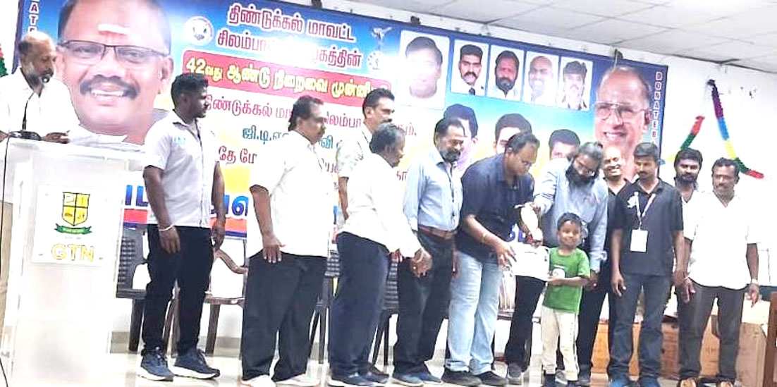 சிலம்பப் போட்டியில் திண்டுக்கல் சிறுவன் சாதனை
