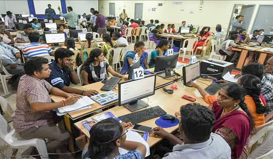 நிரம்பாத வகுப்பறைகள் தமிழ்நாட்டின் பொறியியல் கல்லூரிகளும் ஒரு கட்டமைப்பு நெருக்கடியும் - ராஜூபாய்