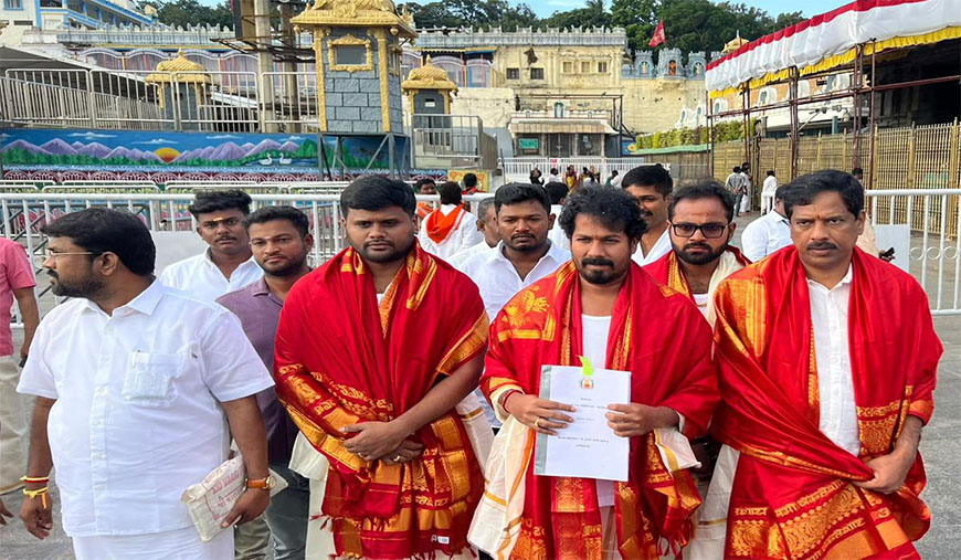 மதச்சார்பின்மையிலிருந்து  பிறழக்கூடாது