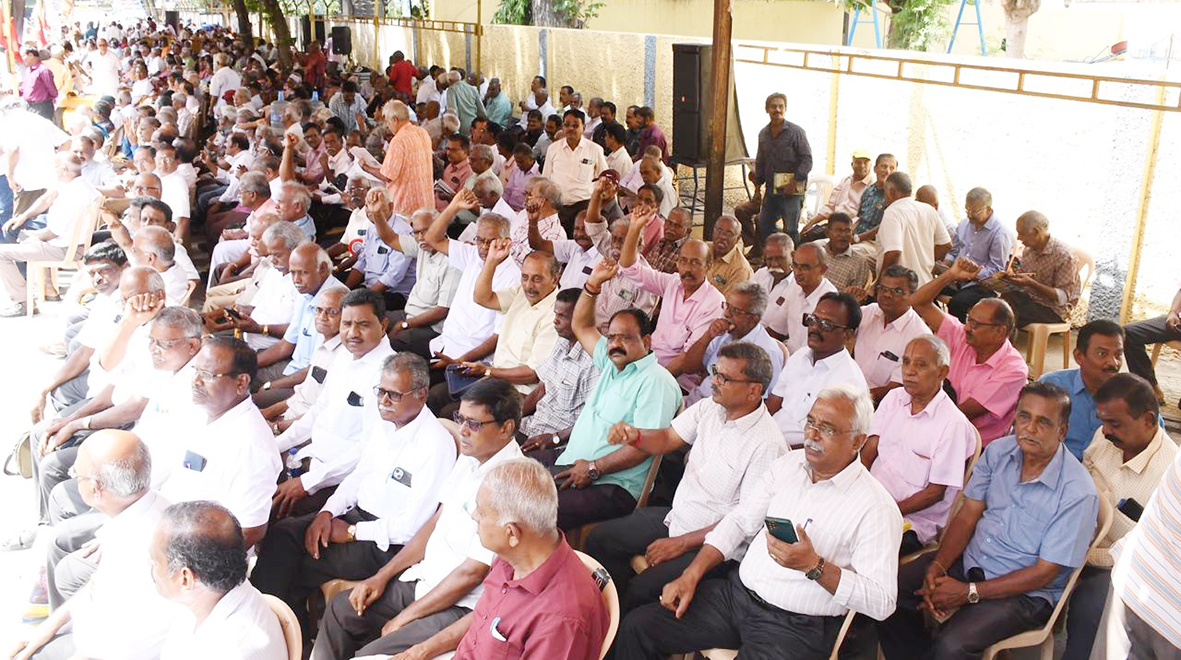 பழைய ஓய்வூதிய திட்டத்தை அமல்படுத்திடுக ஓய்வூதியர் சங்க ஒருங்கிணைப்புகுழு தர்ணா