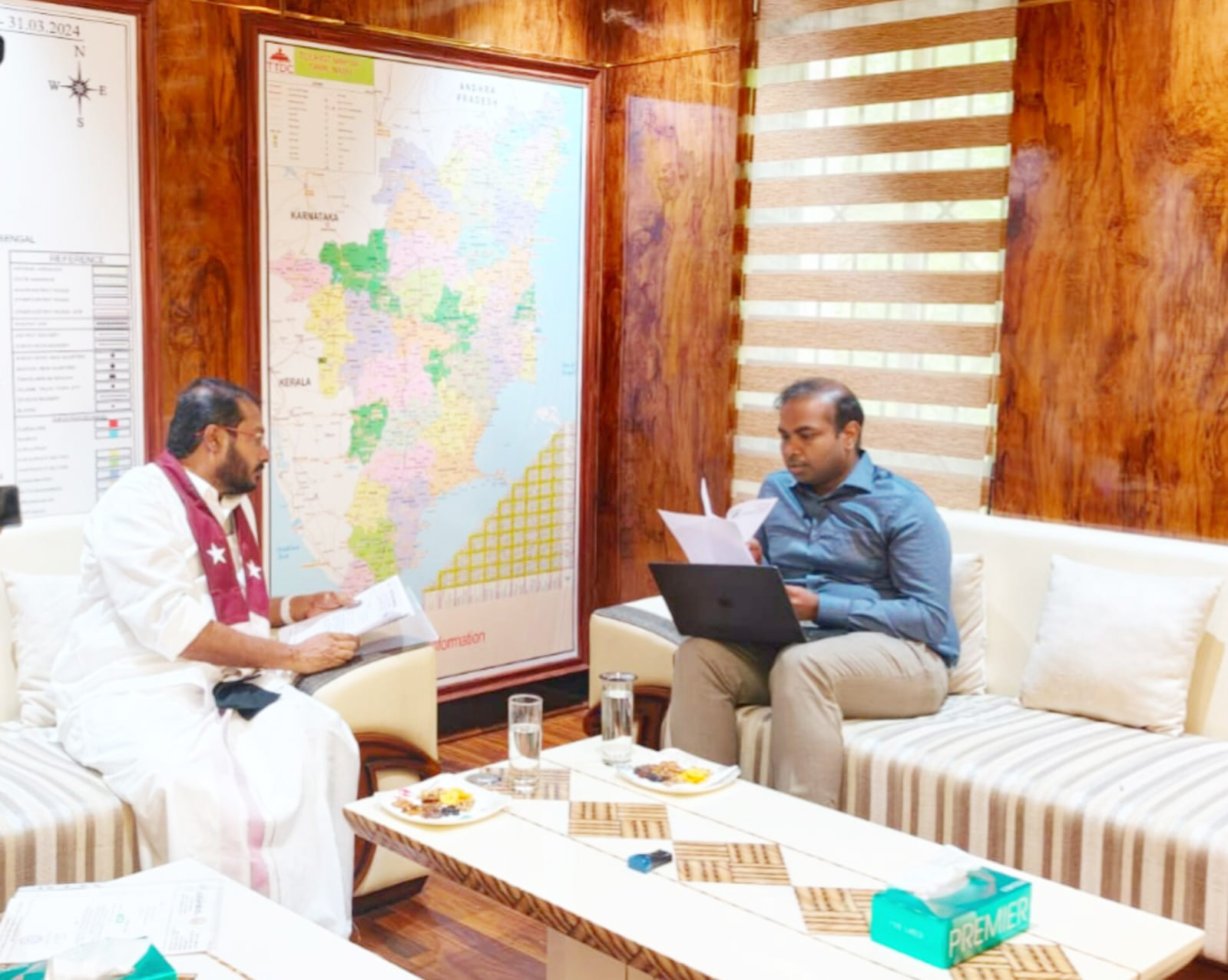 வீடு இழந்தவர்களுக்கு விரைவில் அடுக்குமாடி குடியிருப்புகள் சிதம்பரம் எம்எல்ஏவிடம் ஆட்சியர் உறுதி