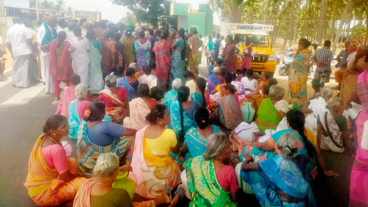 குடிநீர் கேட்டு சாலை மறியல்