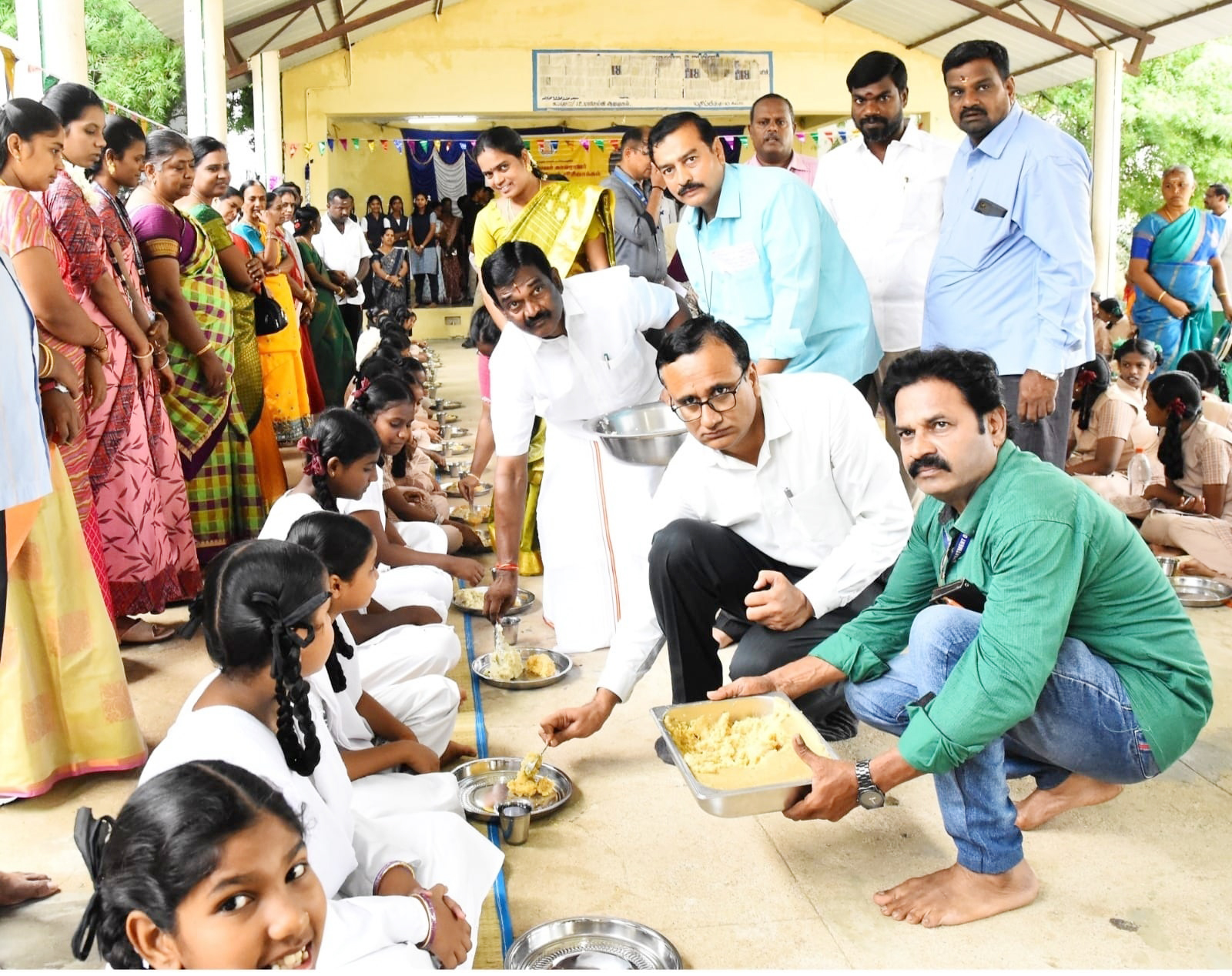 காலை உணவுத் திட்டம் விரிவாக்கம் ஆட்சியர், எம்எல்ஏ தொடங்கி வைத்தனர்