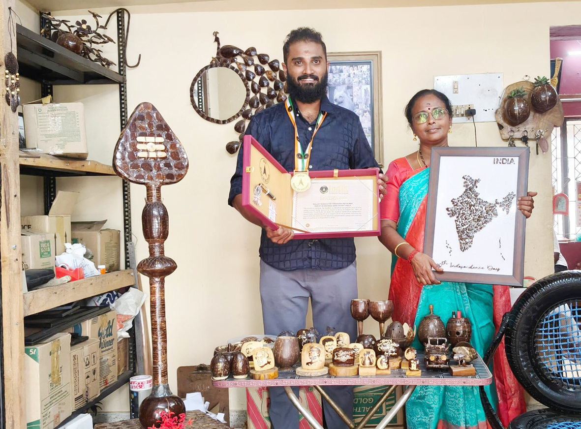 தேங்காய் ஓடுகளை பயன்படுத்தி கைவினைப் பொருட்கள்!