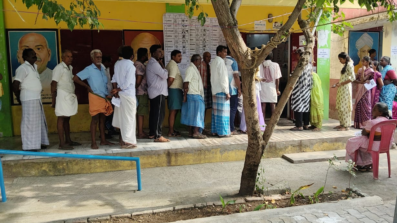 இடைத்தேர்தல் வாக்குப்பதிவு - பிற்பகல் 1 மணி நிலவரம்